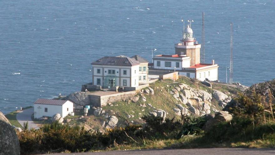 Sufre una descarga eléctrica al robar cable de la torreta que abastece al faro de Fisterra