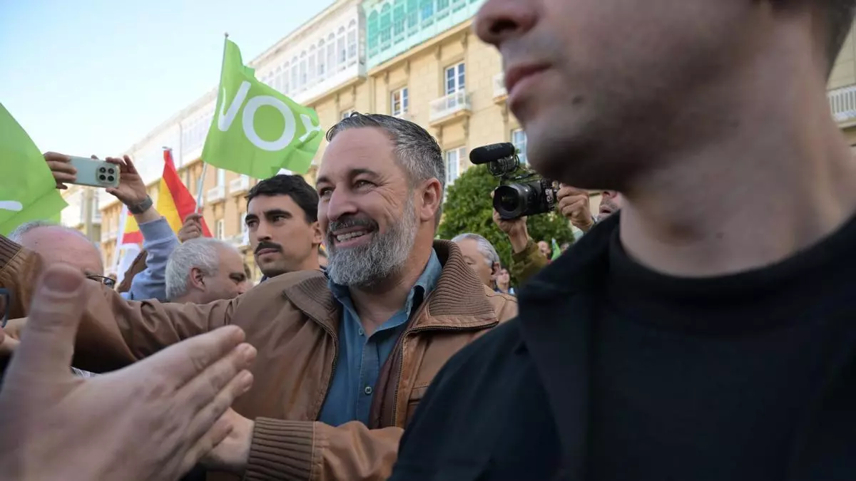 Así fue la llegada de Santiago Abascal a la plaza de María Pita