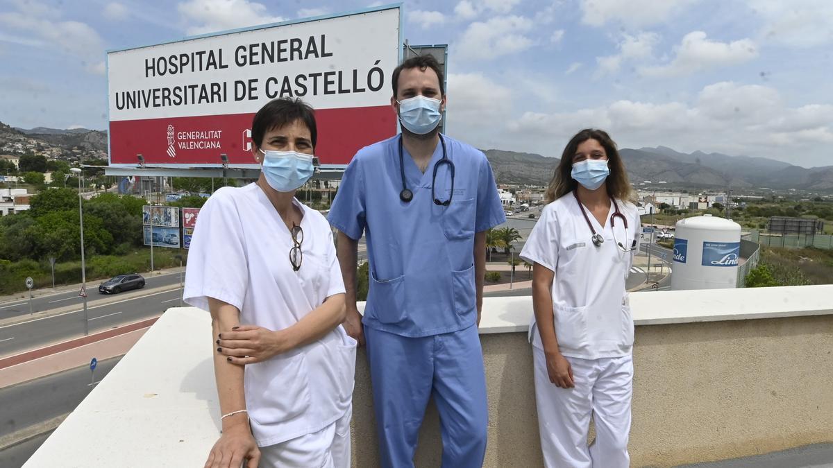 El doctor Nacho Pérez, acompañado de su equipo.