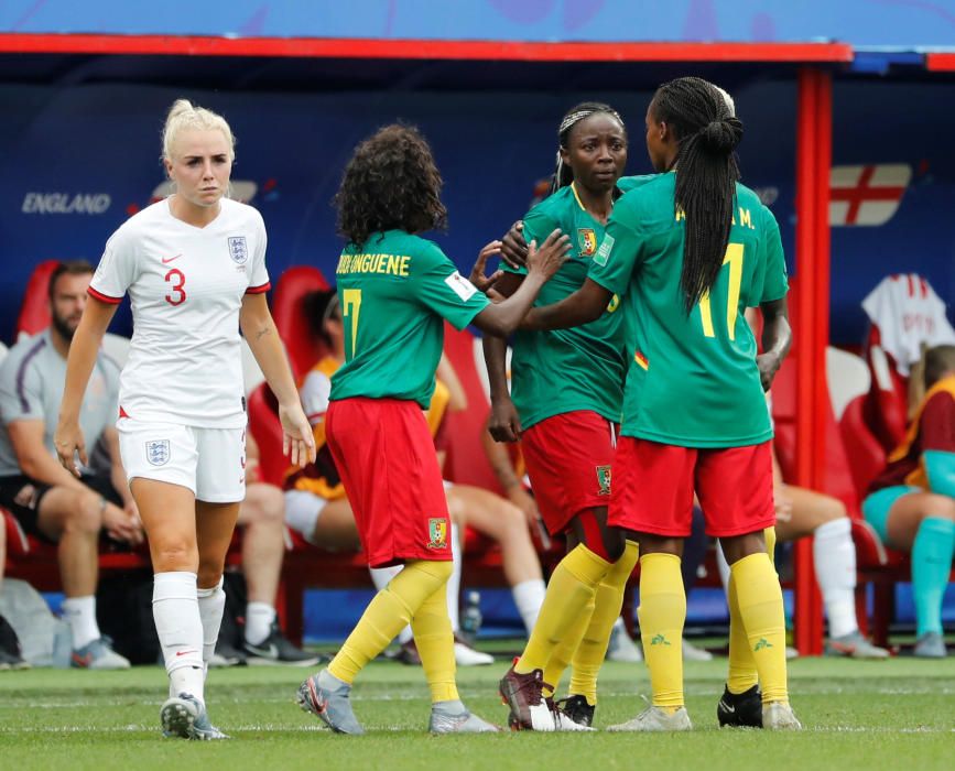 La selección femenina de Camerún la lía frente a I