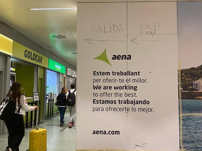 Esto es lo que se encuentran los pasajeros a su llegada a Ibiza en el aeropuerto