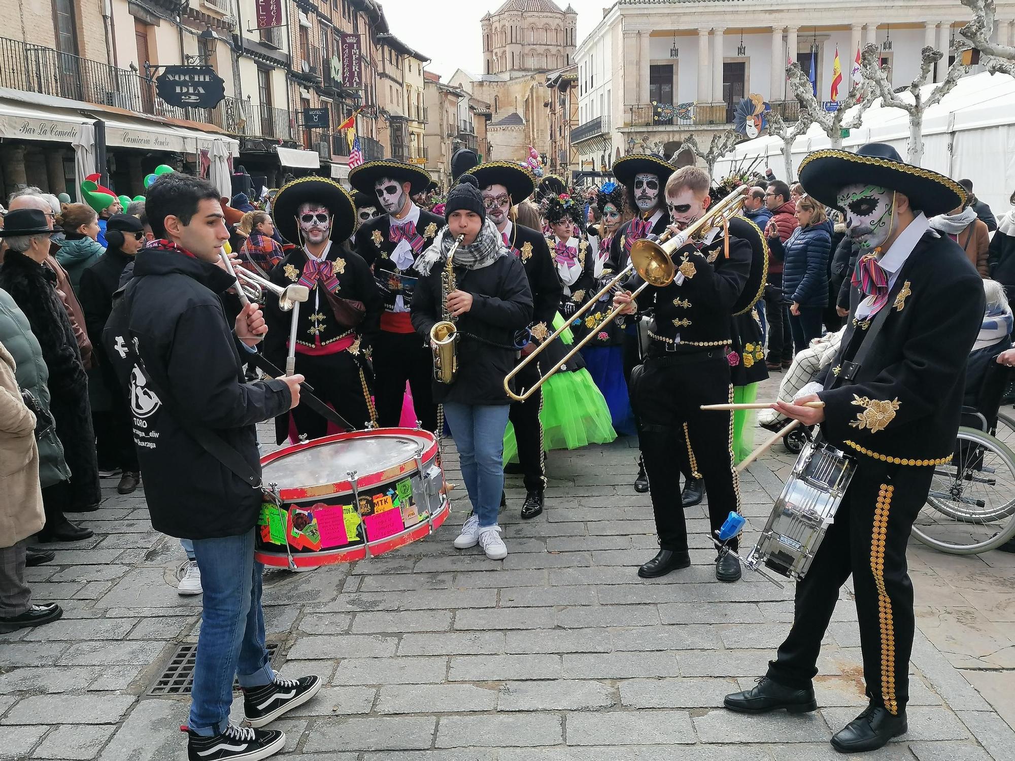 GALERÍA | Toro "parodia" su Carnaval