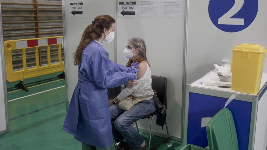Baleares alcanza el 10 % de población inmunizada contra la covid-19