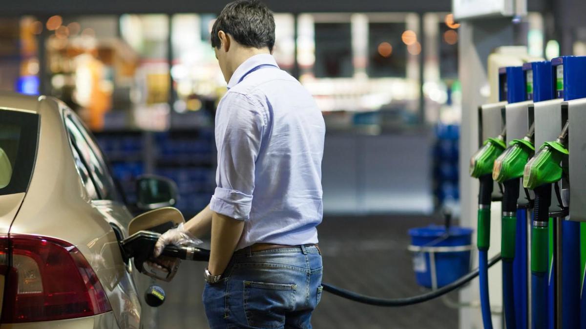 Esto es lo que pagarás el 1 de enero por un depósito de gasolina