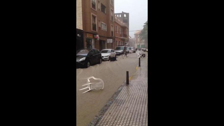 Calles anegadas por la lluvia en Aspe