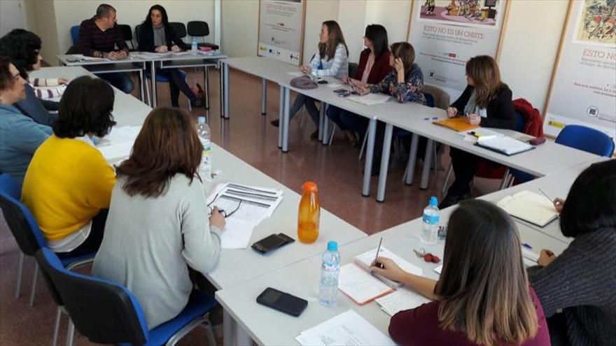 Mujeres víctimas de maltrato en Plasencia: «Somos las ‘niñas mimadas’ de la policía»