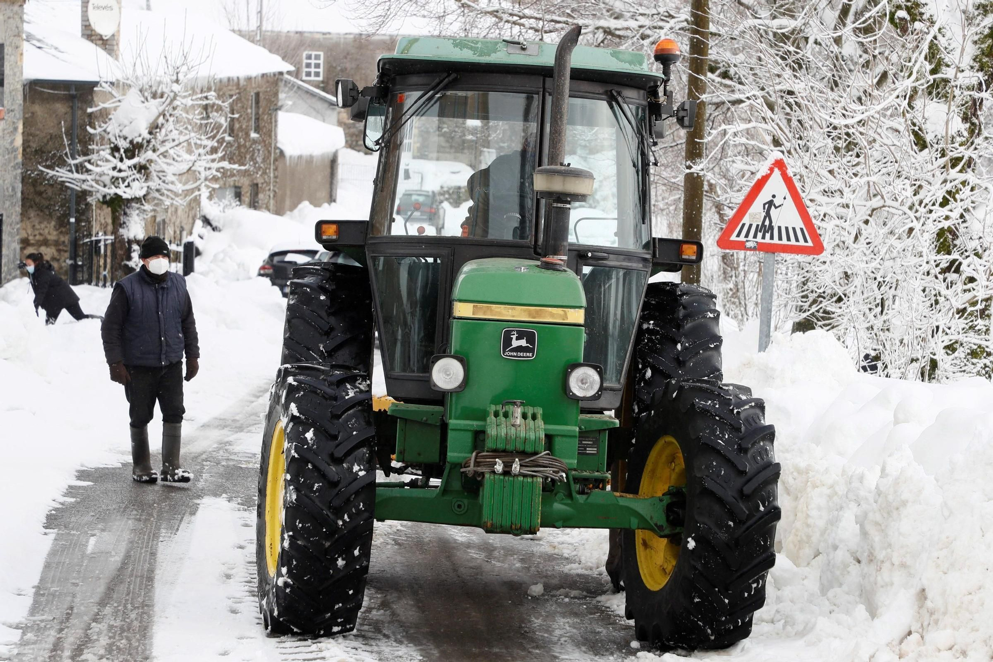 El tiempo en Galicia La nieve cubre el fin de semana en Galicia El tiempo en Galicia La nieve cubre el fin de semana en Galicia