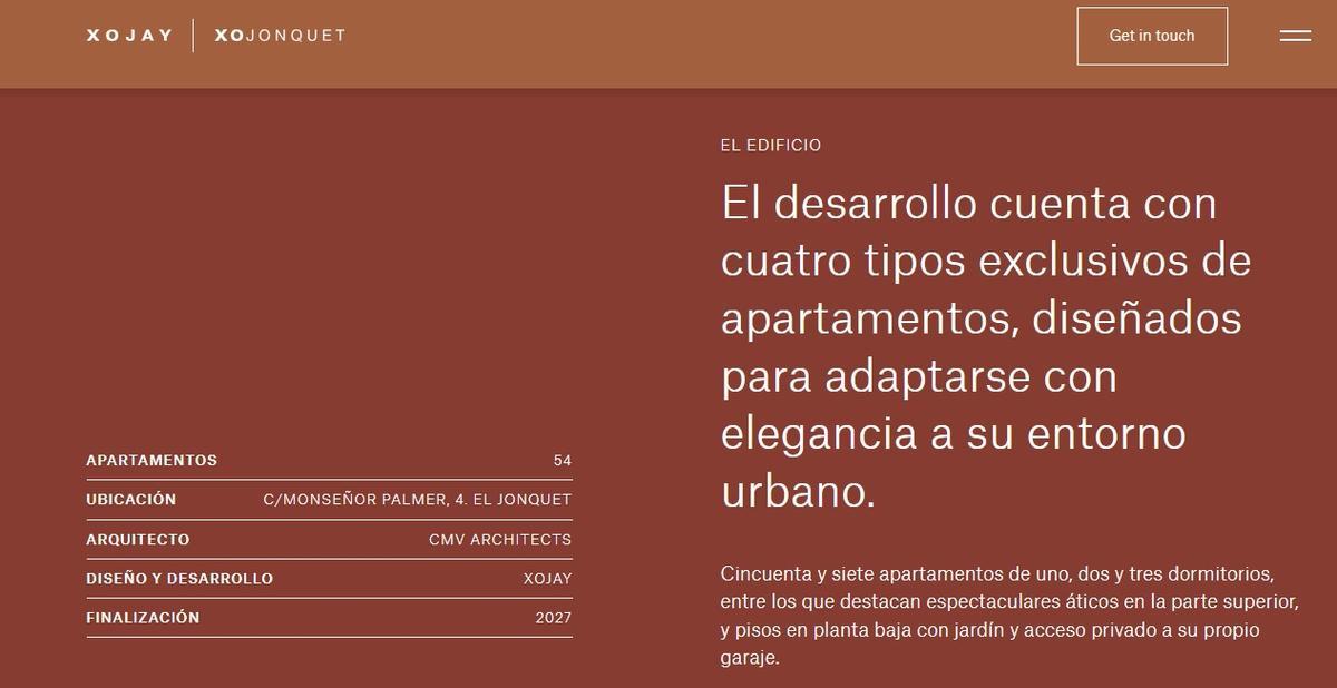 La descripción que aparece en la página web.