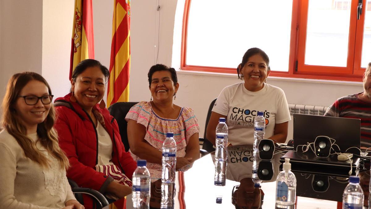 Las mujeres artesanas de Bolivia que hoy han relatado su experiencia en Teulada Moraira