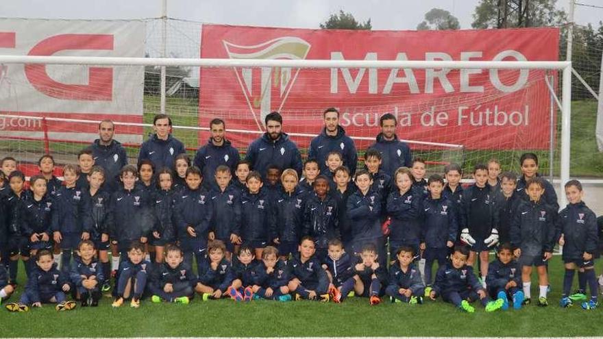 Los equipos de la Escuela de Fútbol de Mareo inician la temporada con plazas libres