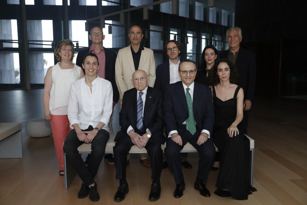 Todos los premiados de Diario de Mallorca junto a Javier Moll, presidente  de Prensa Ibérica.