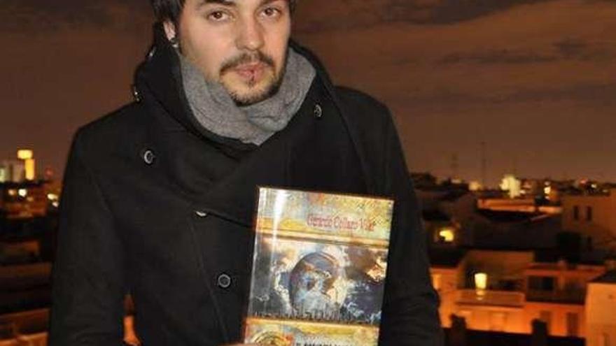 Gerardo Collazo, con su primera novela, &quot;El amanecer de los justos&quot;.