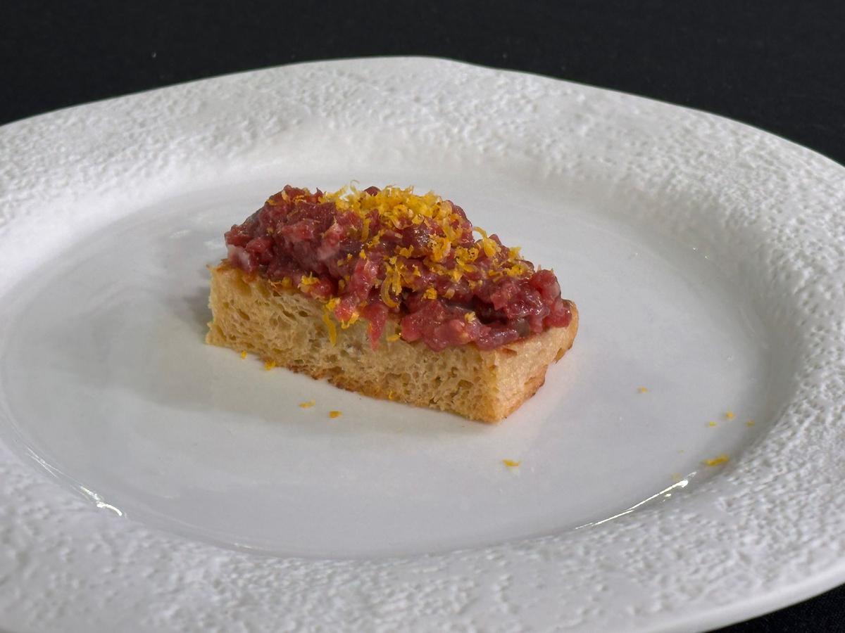 Varra Madrid, ganador del II Campeonato Nacional de Steak Tartar en Sala en Madrid Fusión 2026.