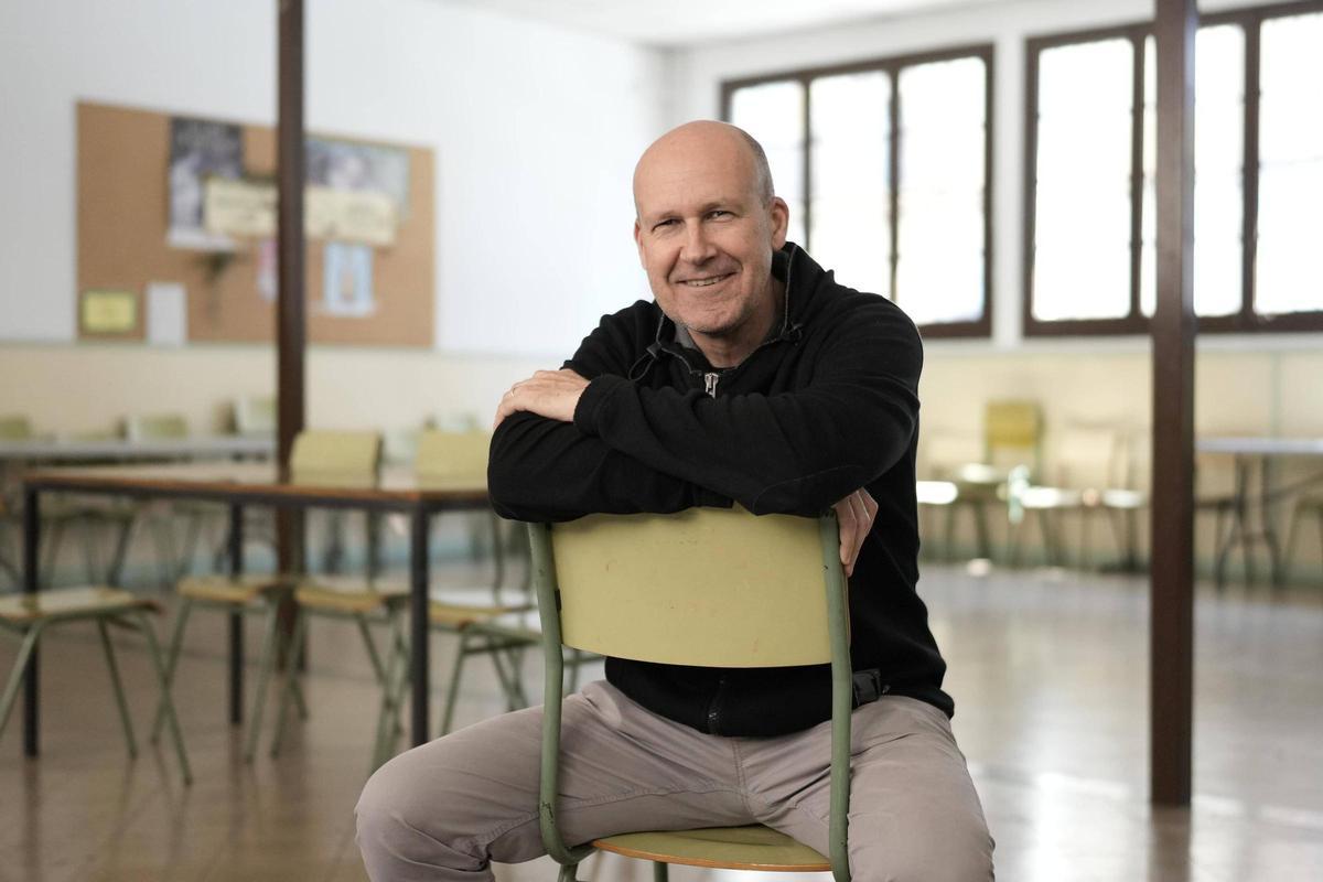 Genís Sinca, en lo que fueron las aulas de Pepita Casanellas en la parroquia de la Mare de Déu del Port Genís Sinca, en lo que fueron las aulas de Pepita Casanellas en la parroquia de la Mare de Déu del Port