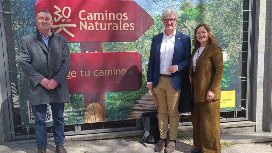 José Antonio Barrientos, Marcos Niño y Begoña López, ayer, en Madrid. | R. T. C.