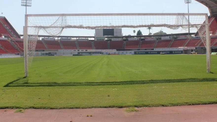 Primer golpe a la pista de atletismo