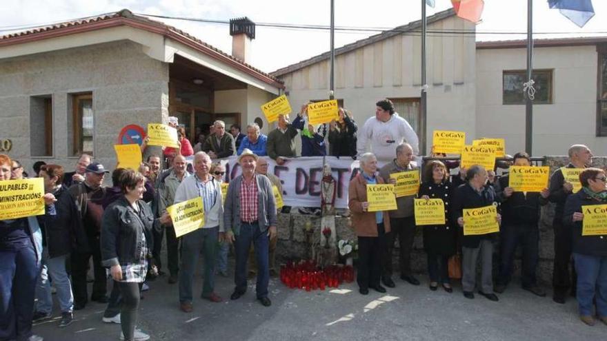 Una de las manifestaciones de 2014 cuando se detectó arsénico en el agua de traída. // Jesús Regal