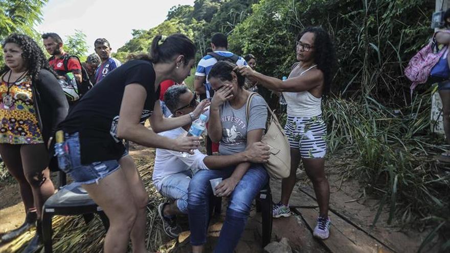 El derrumbe de dos bloques en Río de Janeiro causa al menos tres muertos