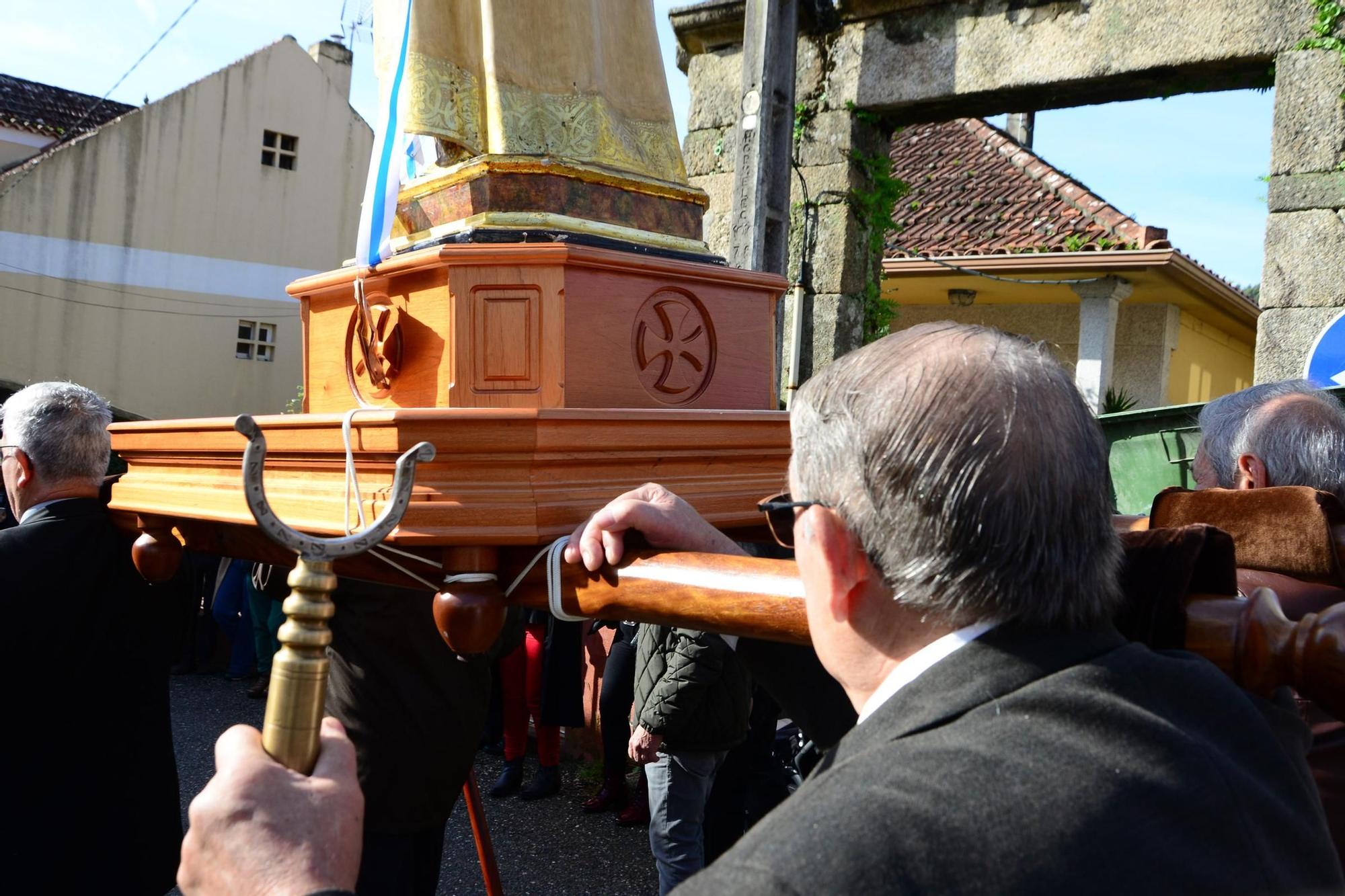 Las procesiones por el San Martiño de Moaña y Bueu aprovechan la tregua de la lluvia