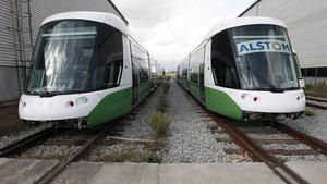 Dos trenes listos para funcionar en la planta de Alstom en Santa Perpètua de Mogoda.