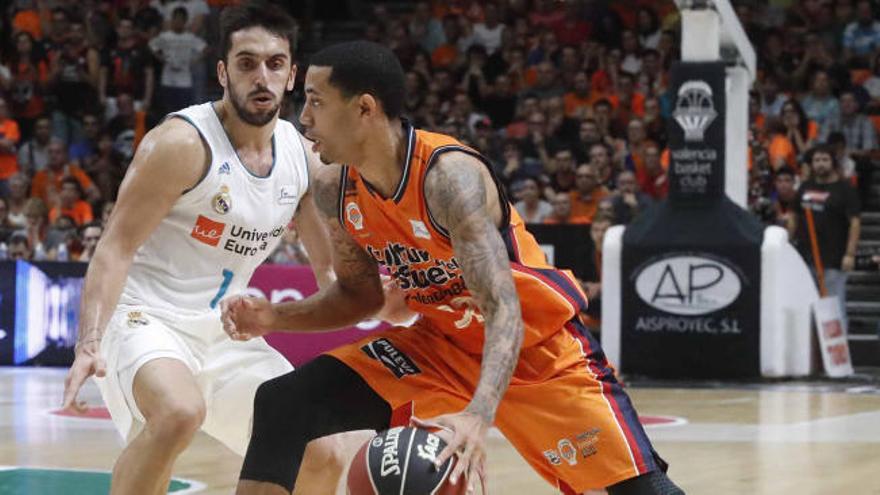 Erick Green, ante Facundo Campazzo.