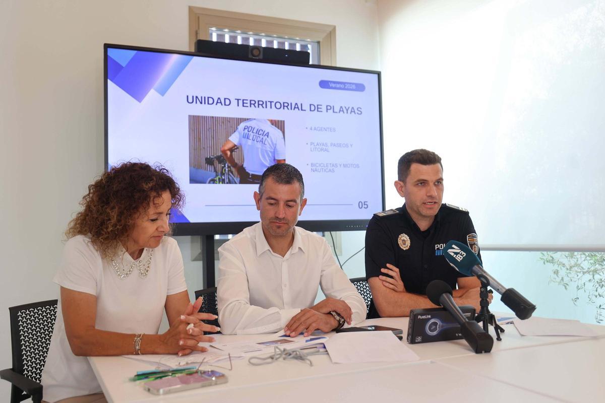 La Policía Local de Sant Antoni presenta su dispositivo especial de verano La Policía Local de Sant Antoni presenta su dispositivo especial de verano