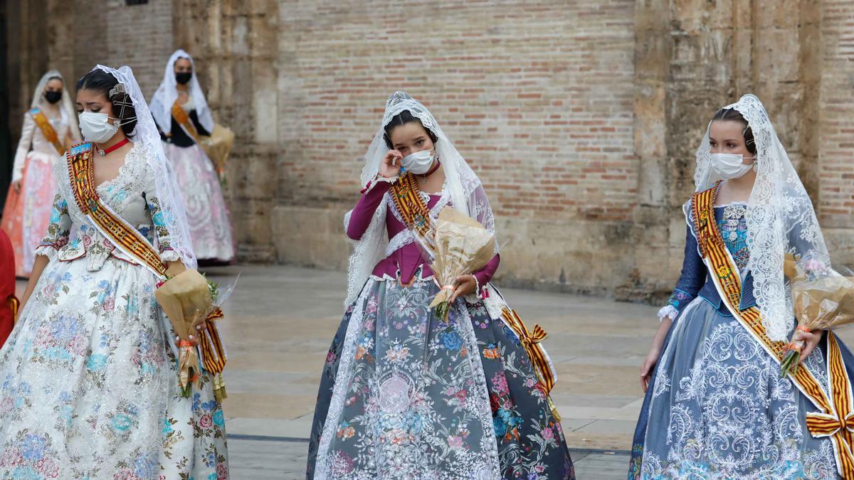 Búscate en el segundo día de Ofrenda por la calle del Mar (entre las 18.00 y las 19.00 horas).