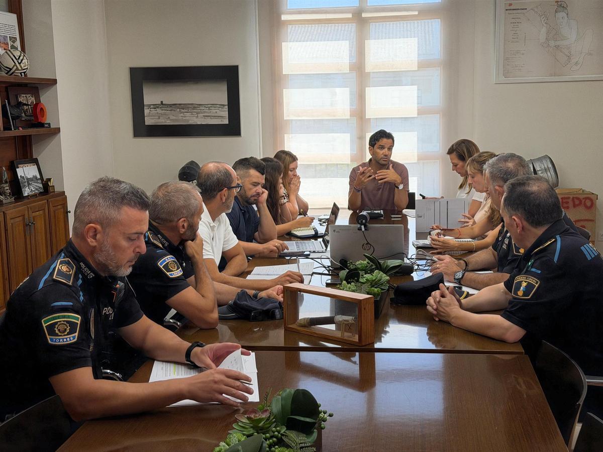 El alcalde, Juan Antonio Sagredo, preside la reunión del Cecopal de Paterna este miércoles.