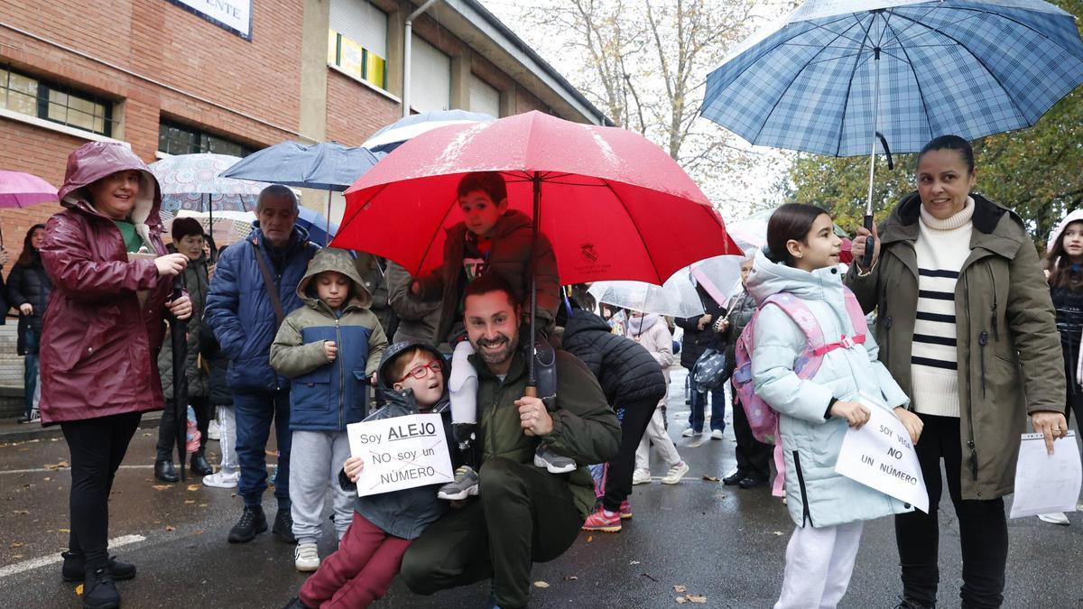VÍDEO: El colegio Jacinto Benavente de Gijón se vuelca con el pequeño Mael y reivindica "apoyos reales" para los alumnos con necesidades educativas especiales