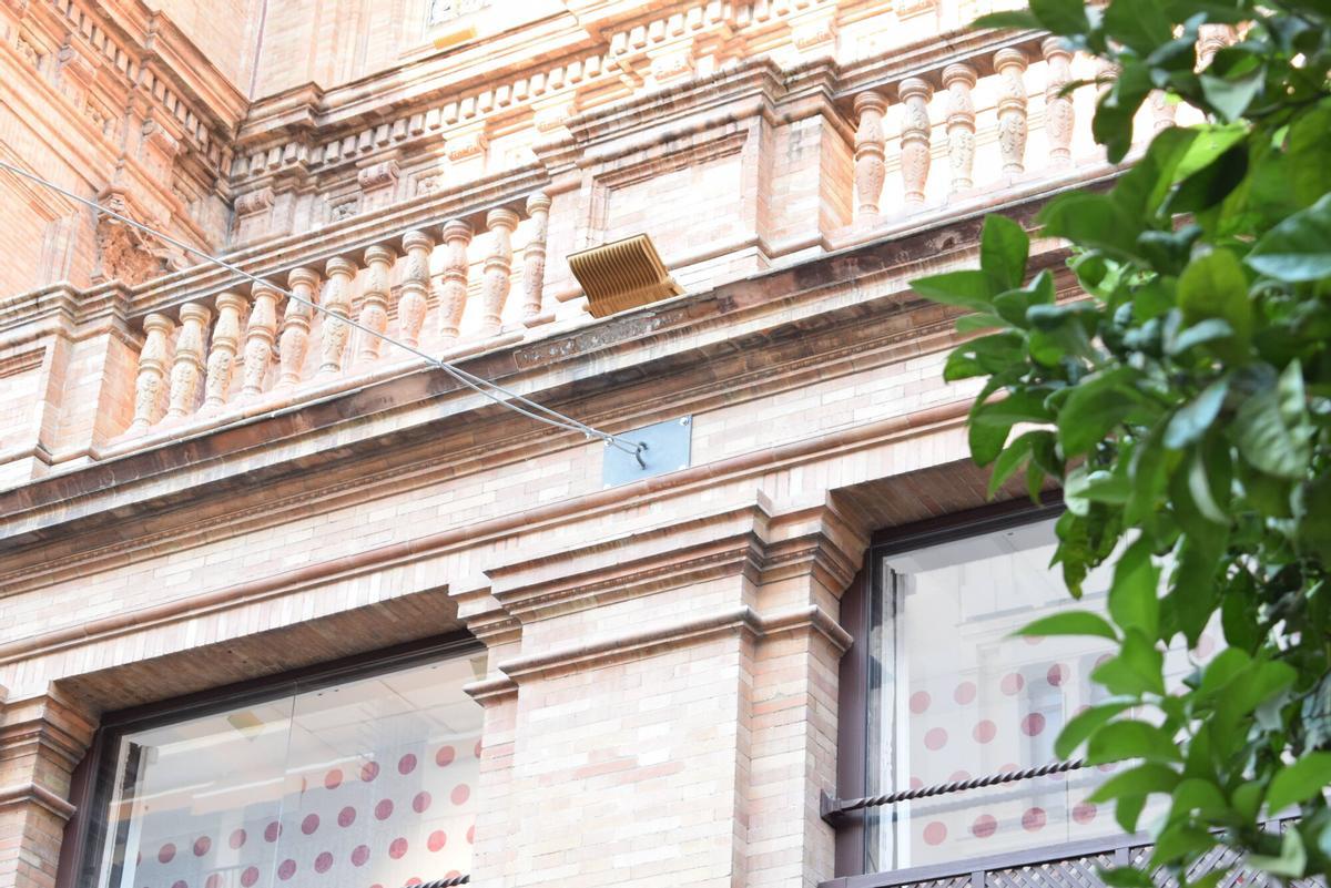 Toldos en la avenida de la Constitución, Sevilla. 22 de agosto de 2025