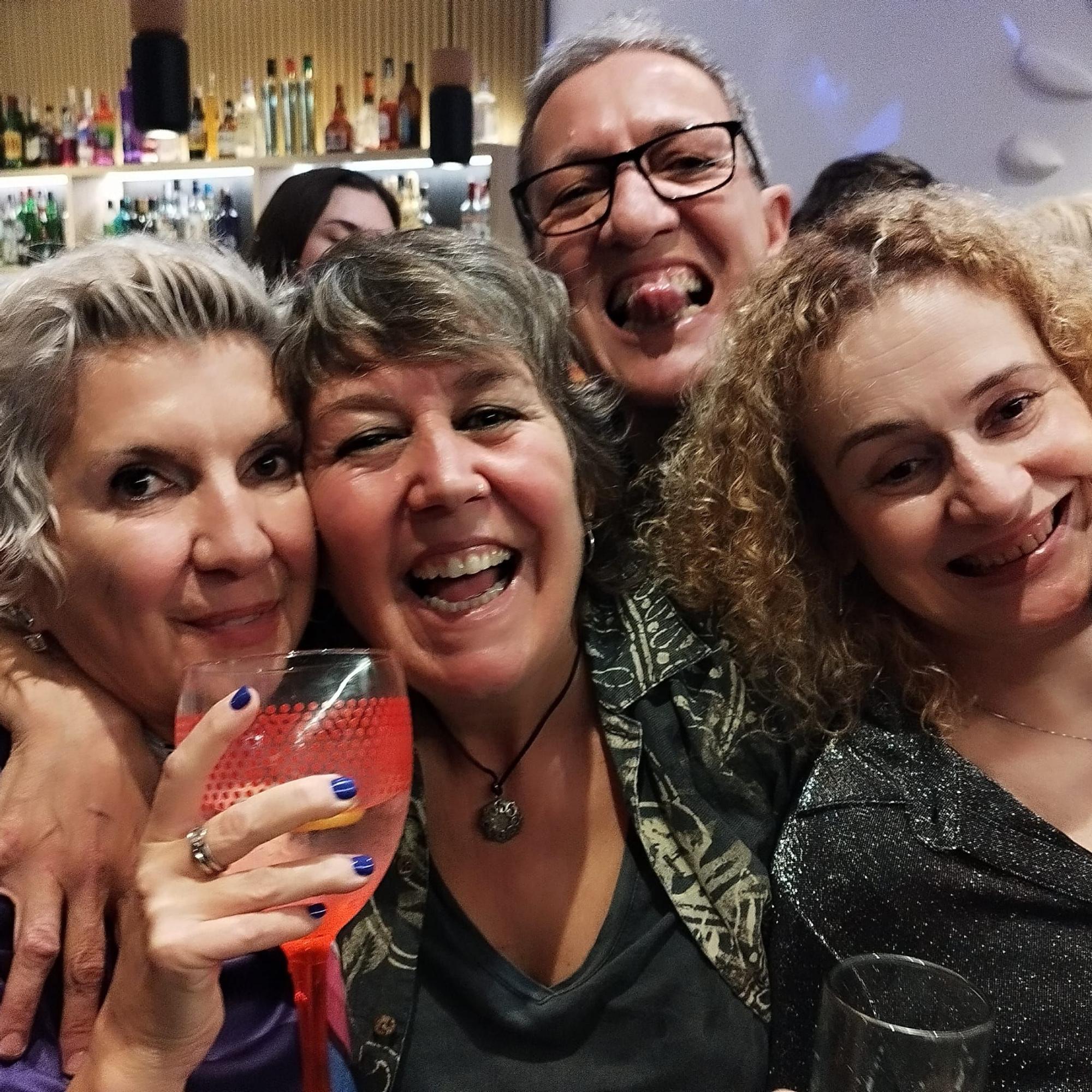 El Club les dones celebra un brindis por todas las mujeres