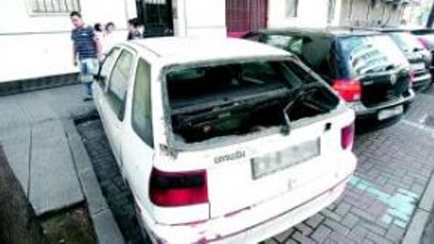 Unos 600 vehículos son abandonados cada año en las calles de Córdoba