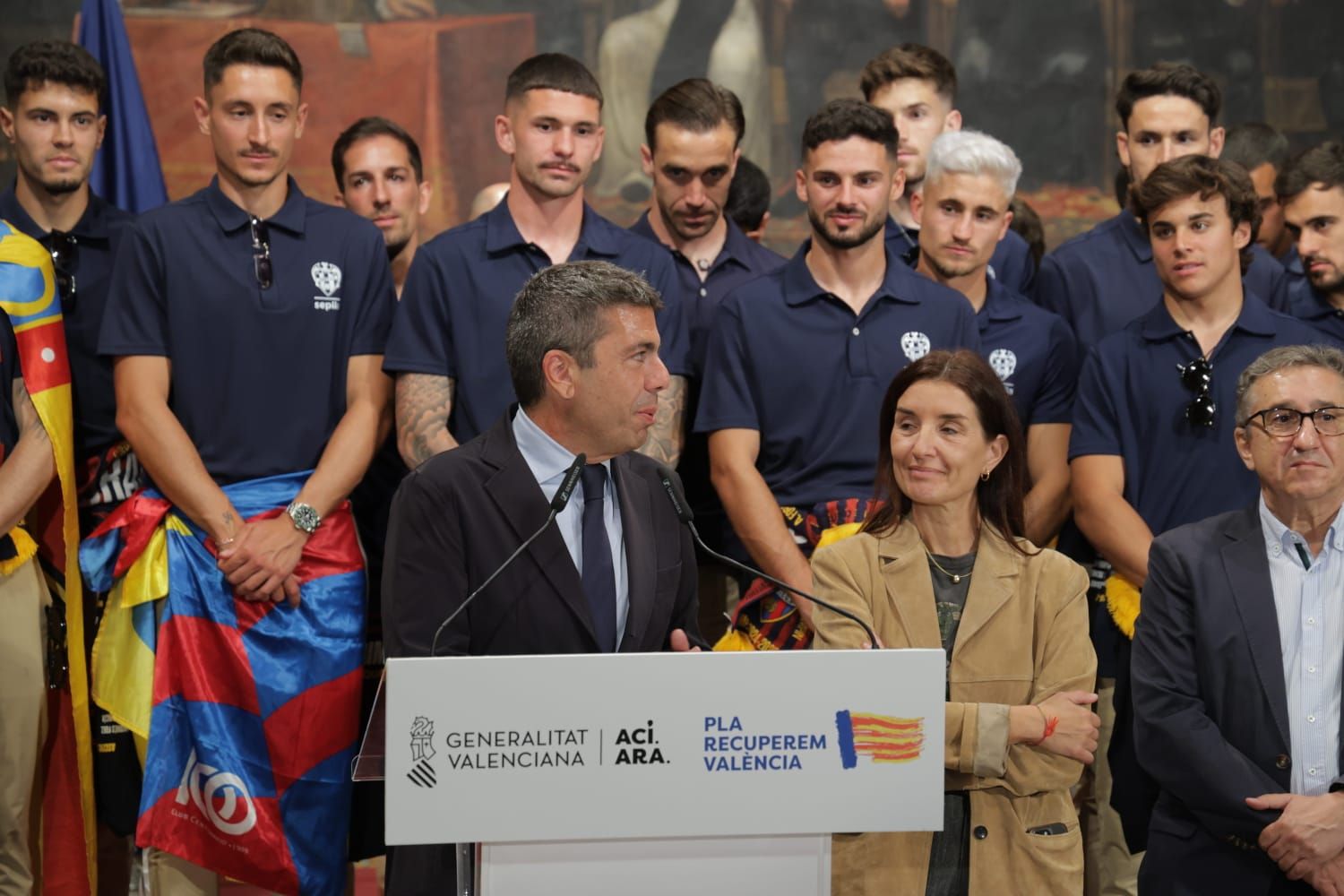Todas las fotos de la rúa del Levante UD por su ascenso a Primera División