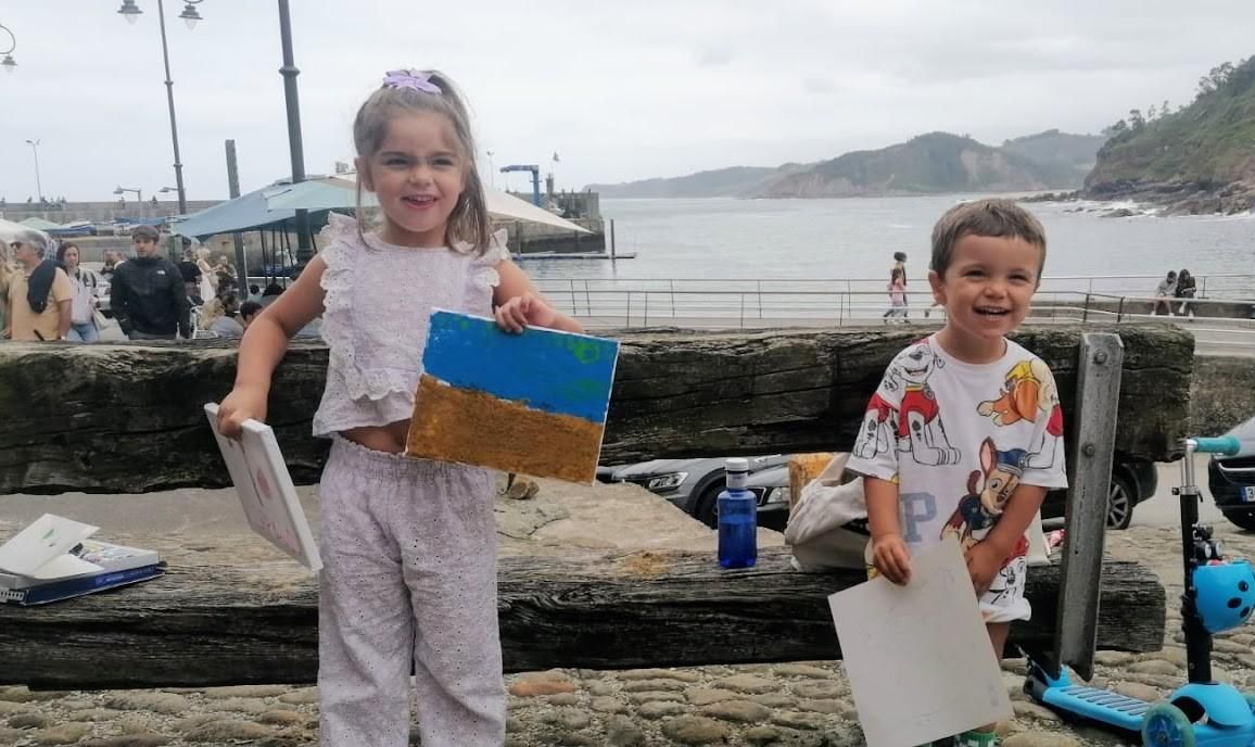 Tazones está hecho un pincel: así fue la gran cita de pintura al aire libre de la localidad marinera