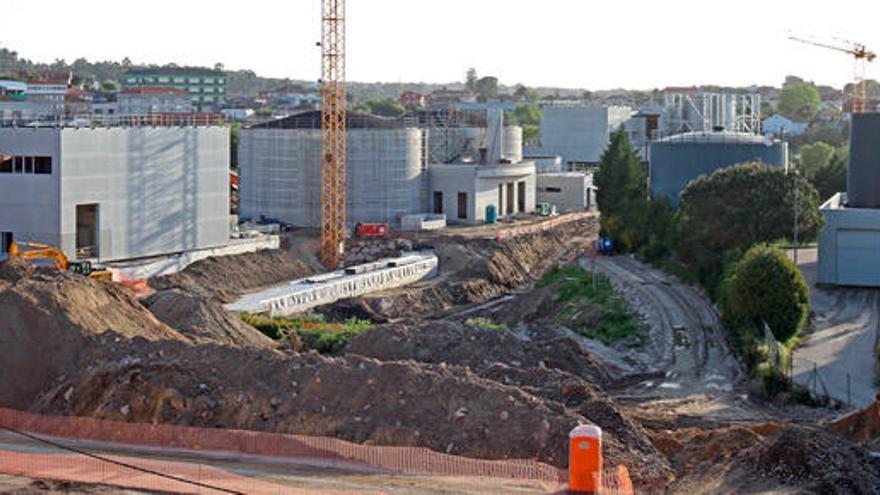 Obras en la nueva depuradora. / MARTA G. BREA