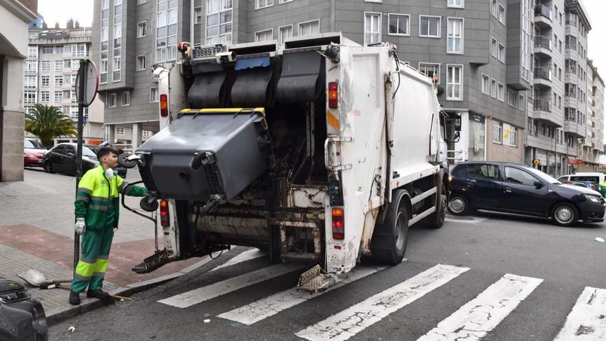 El Concello prevé levantar la emergencia sanitaria por la basura en A Coruña la próxima semana