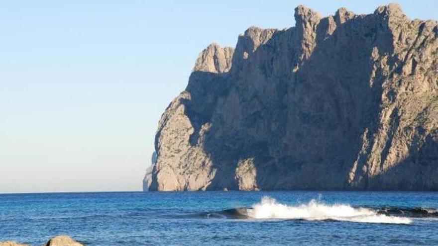 Imagen de las aguas de la Cala Sant Vicenç, en el municipio de Pollença.