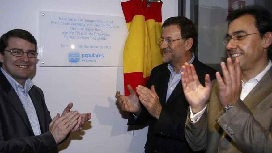 Mañueco, Rajoy y Maíllo, en la inauguración de la sede del PP, en 2008 Foto L.O. Z.