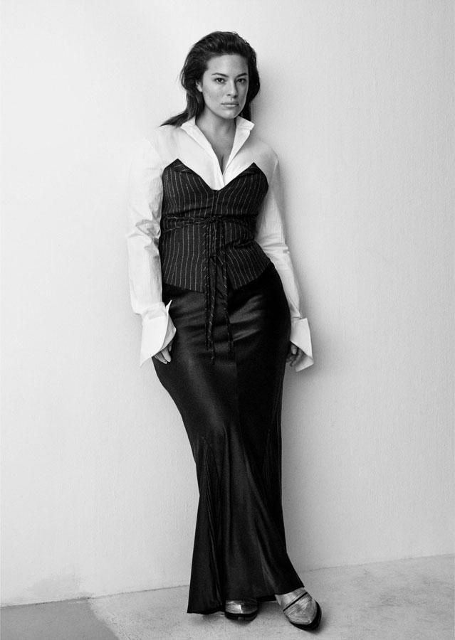Ashley Graham con camisa y corsé para H&M Studio