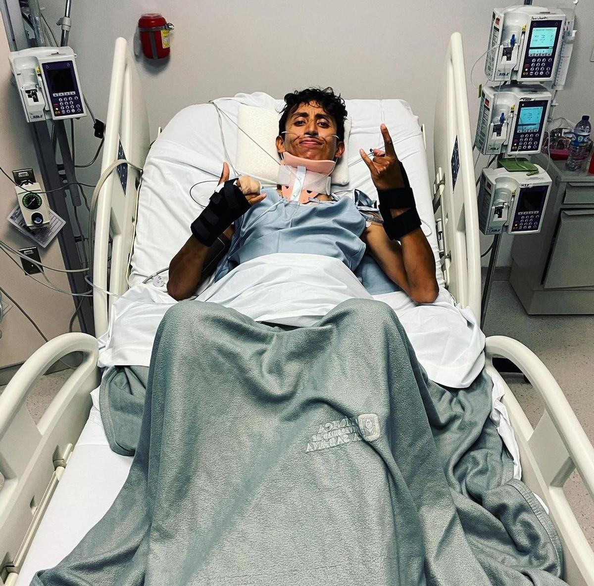 Egan Bernal, en el hospital tras una de las operaciones
