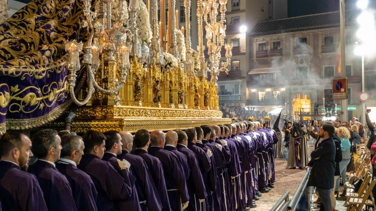 La Virgen de Gracia a su paso por la Tribuna Principal.