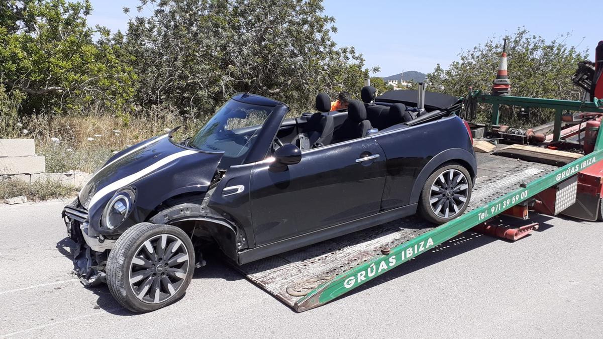 Ambos coches han quedado siniestro total.