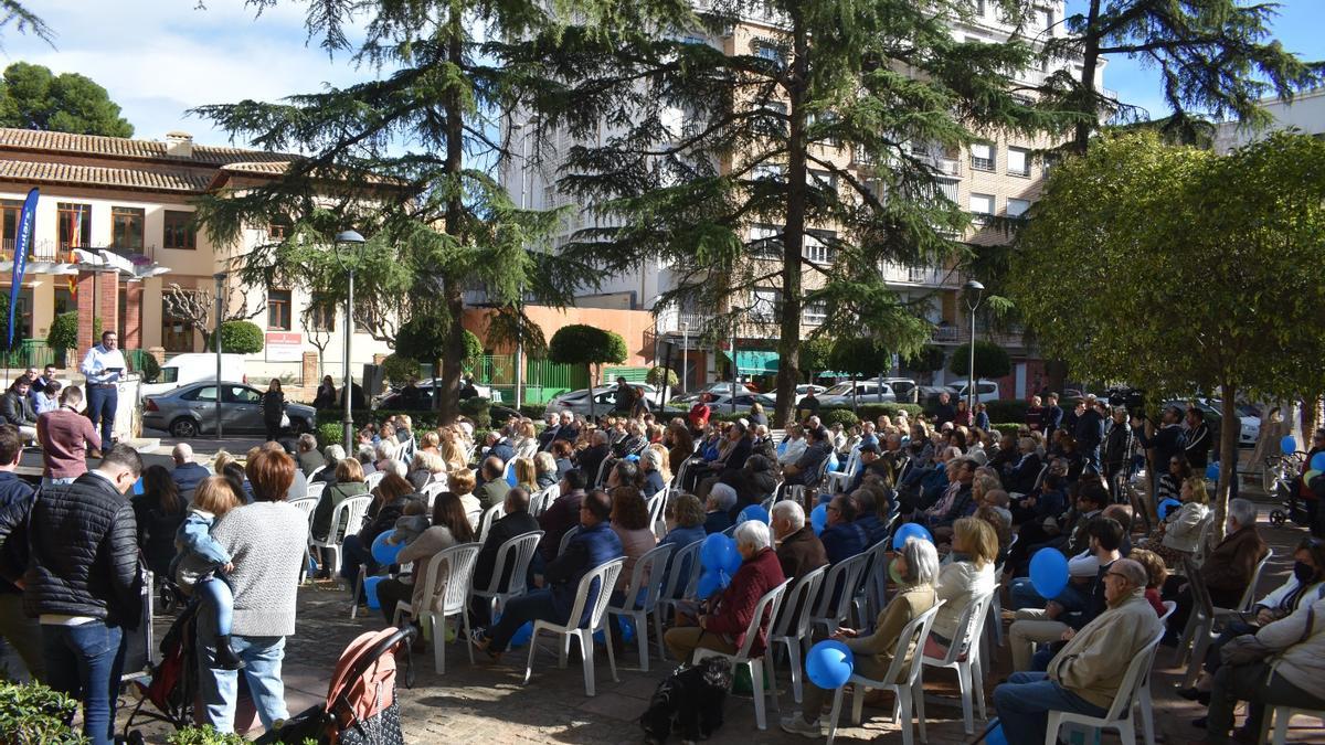 Varios cientos de personas han querido acompañar a Casabó en su presentación oficial como candidato a la alcaldía de Vila-real.