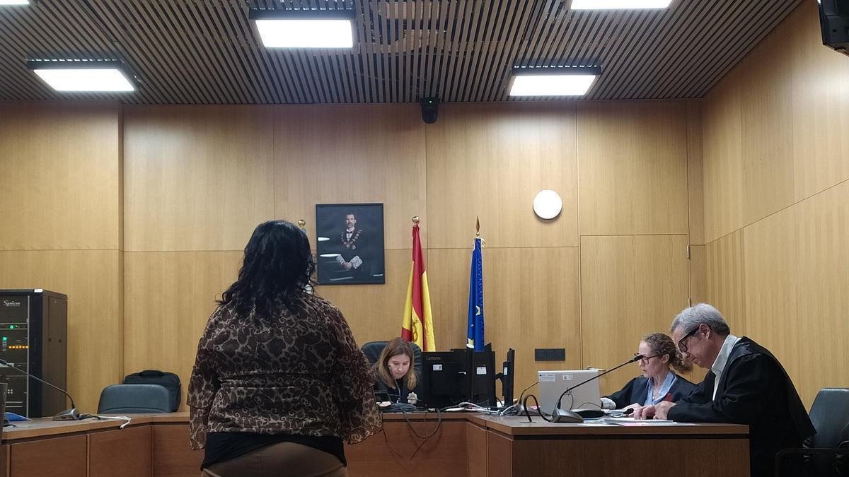 La acusada defendiendo su inocencia en el Penal 2 de Ourense