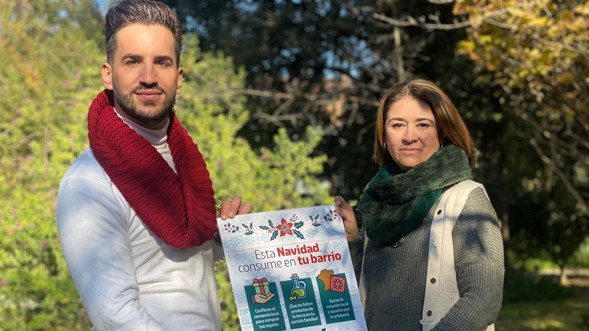 La coordinadora y el secretario local de IU Córdoba, Irene Ruiz y José Carlos Ruiz.