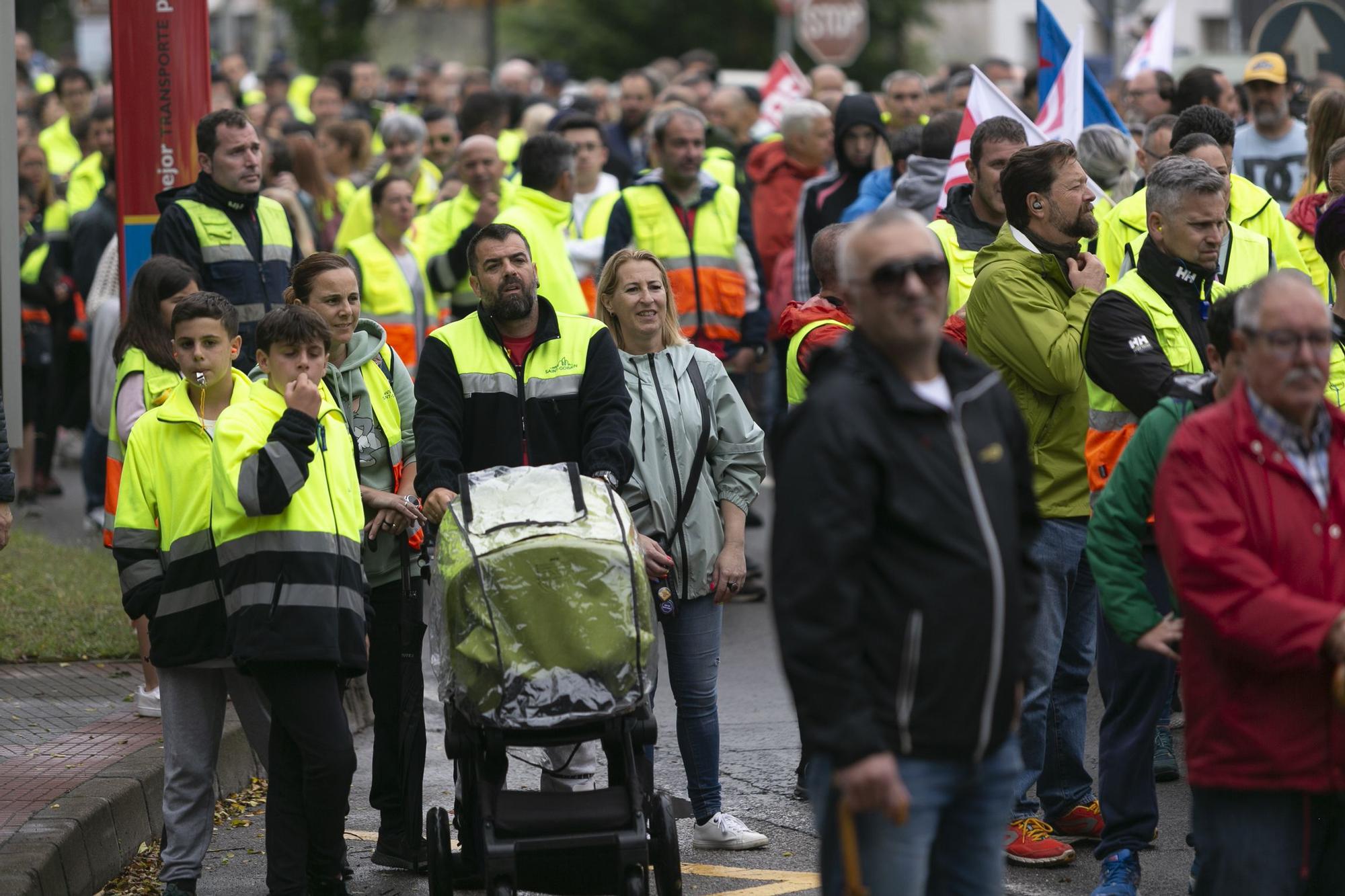 EN IMÁGENES: así transcurrió la marcha de los trabajadores de Saint-Gobain