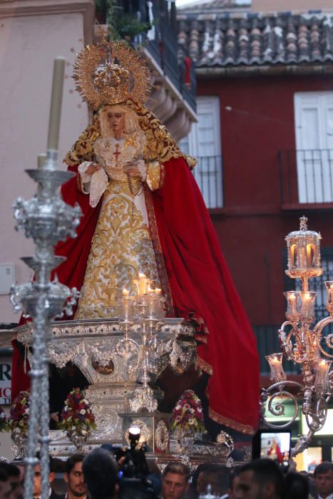 Rosario público con la Virgen de Lágrimas y favores