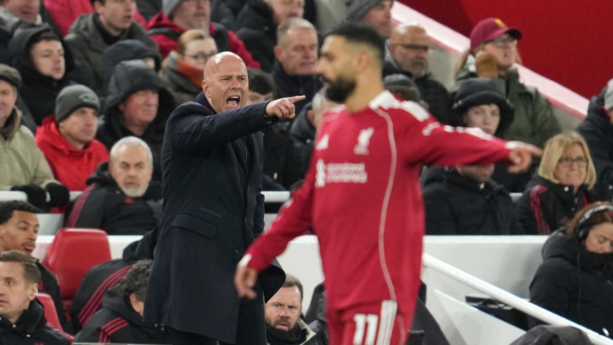 Slot, durante un partido con el Liverpool