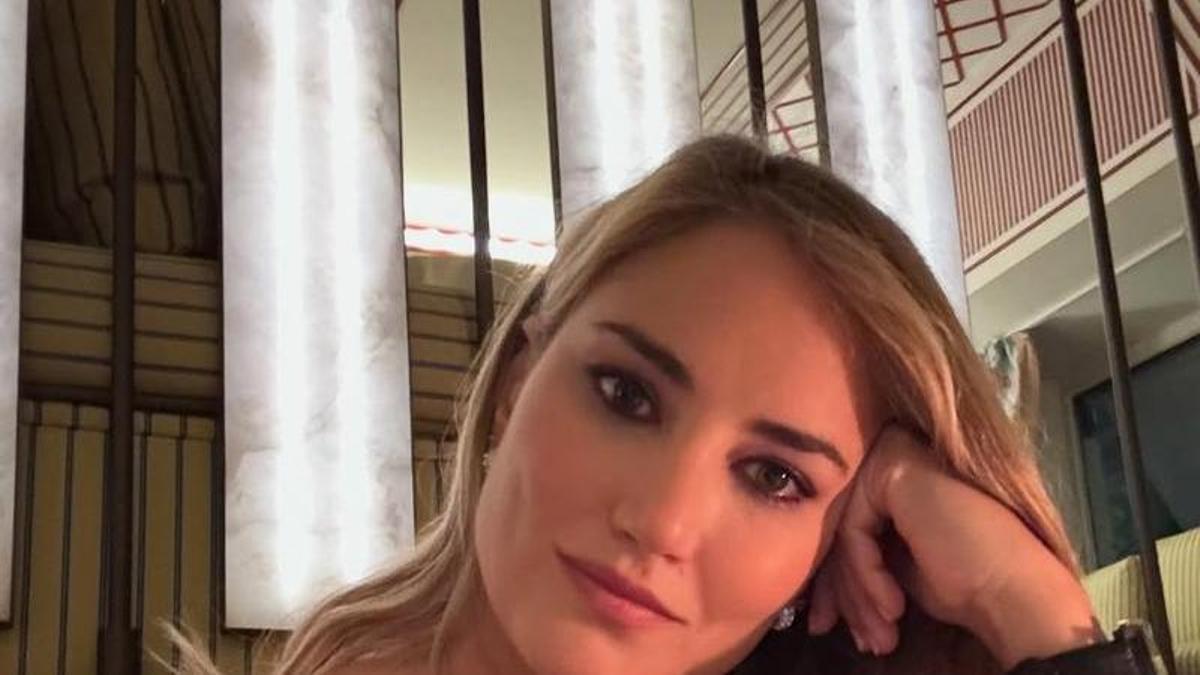 Alba Carrillo se ríe del posado de Feliciano López y Sandra Gago