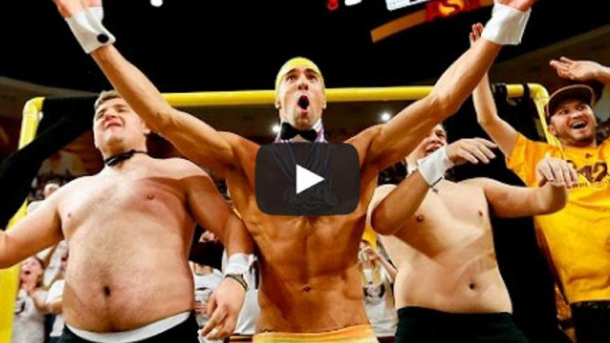 Michael Phelps provoca a un rival de su equipo... en calzoncillos